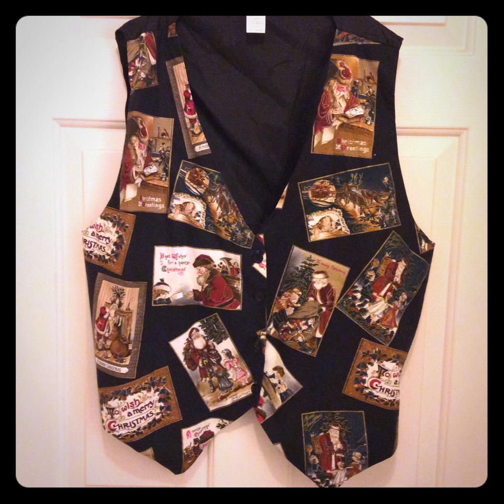 111 Main 2X Christmas vest lots of Santas
